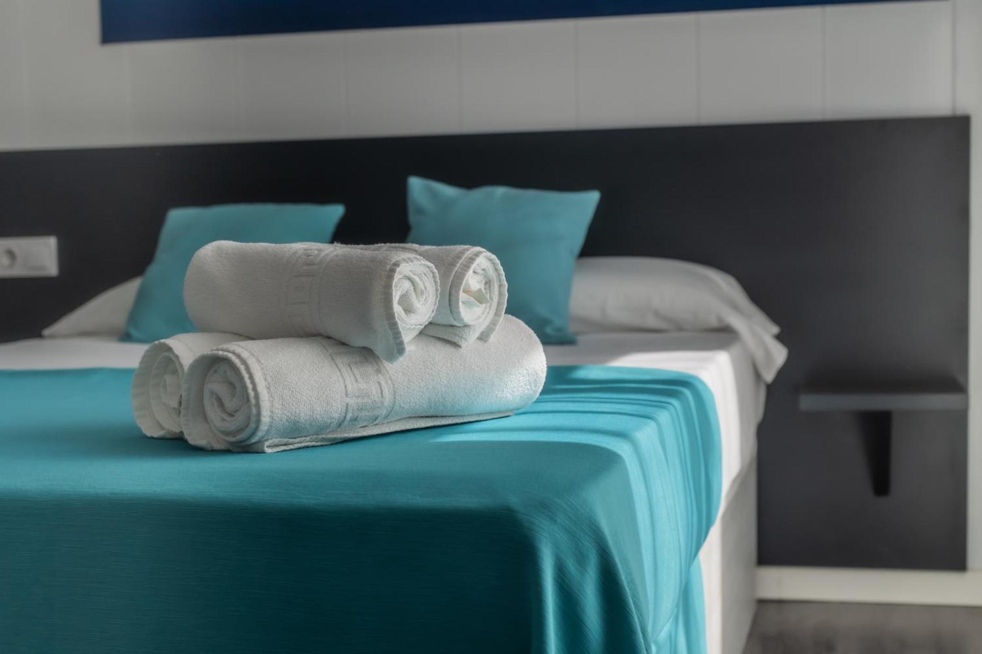 Sunsands Studio Con Balcones 2ºa Playa76 Carihuela ตอร์เรโมลิโนส ภายนอก รูปภาพ